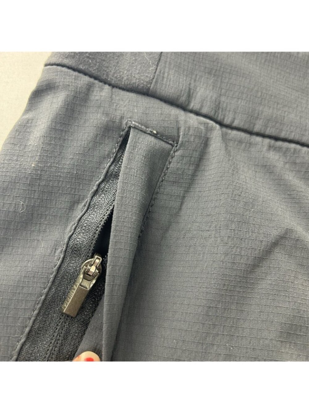 Athleta Trekkie North Jogger Pants Women’s 2 Gray Charcoal Zip Pockets Athletic - Picture 10 of 13